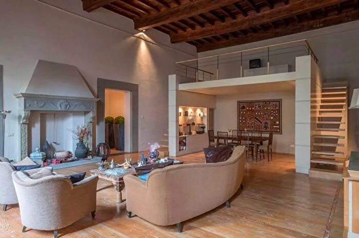 Appartamento con 9 locali in vendita in Borgo Pinti Firenze, Firenze