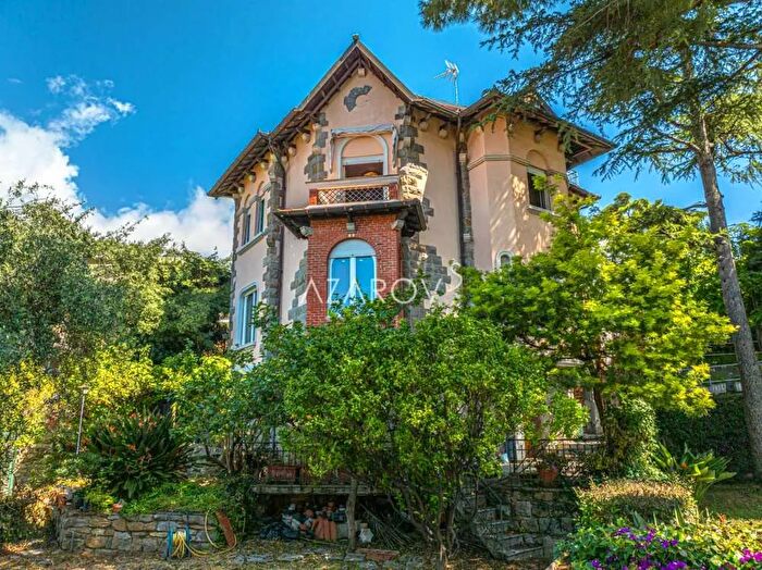 Casa con 6 locali in vendita in Sanremo