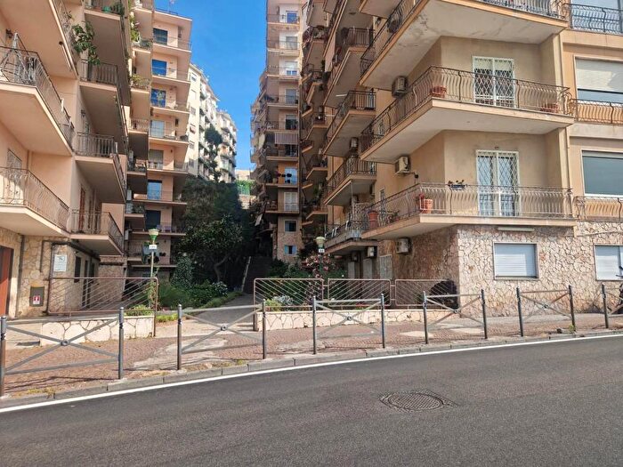 Appartamento quadrilocale in affitto in Via Aniello Falcone, Vomero, Napoli