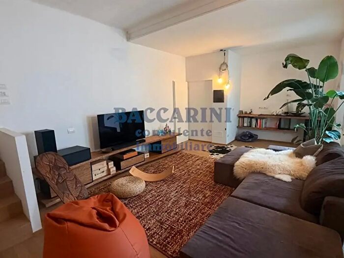 Appartamento con 9 locali in vendita in Via Castellani, Faenza