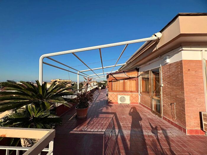 Appartamento con 6 locali in vendita in Via Caroseli, San Sebastiano Al Vesuvio