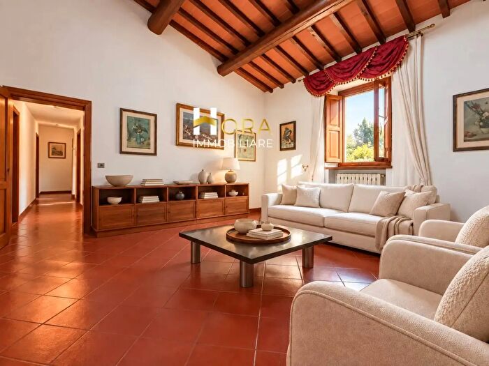 Casa con 8 locali in vendita in Via San Martino alla Palma, Scandicci
