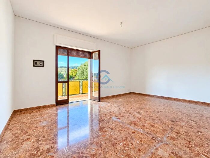 Appartamento quadrilocale in vendita in Viale Fiume Busento b, Catanzaro