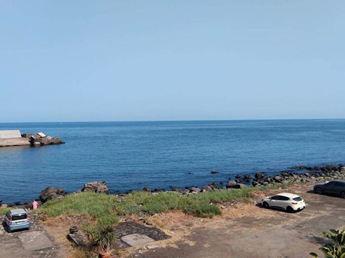 Appartamento trilocale in affitto in Piazza Santa Maria la Scala, Pozzillo Stazzo Santa Tecla, Acireale