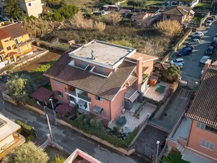 Appartamento bilocale in vendita in Via Borrello, Roma