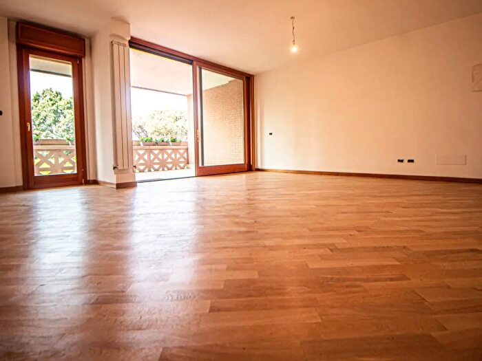 Appartamento trilocale in vendita in Roma