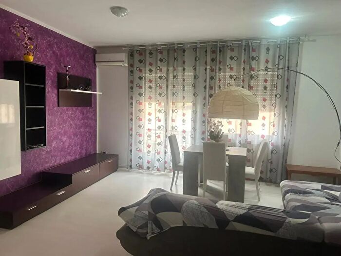 Appartamento trilocale in affitto in Canda