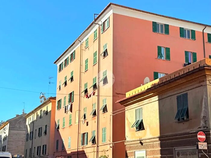 Appartamento trilocale in vendita in Via Antonio Travi, Genova