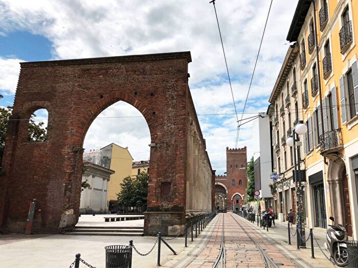 Appartamento trilocale in affitto in Corso di Porta Ticinese, Carrobbio, Milano