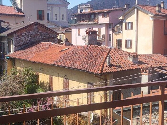 Appartamento trilocale in affitto in Via Antonio Baiettini, Intra Centro Storico, Verbania