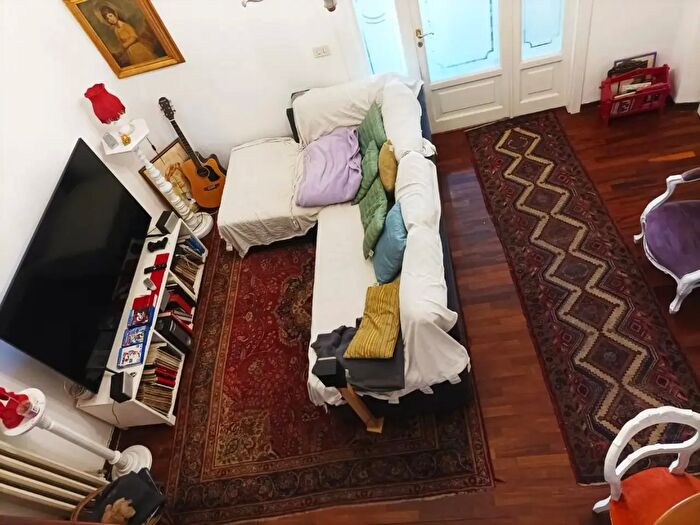 Appartamento con 6 locali in vendita in Massa