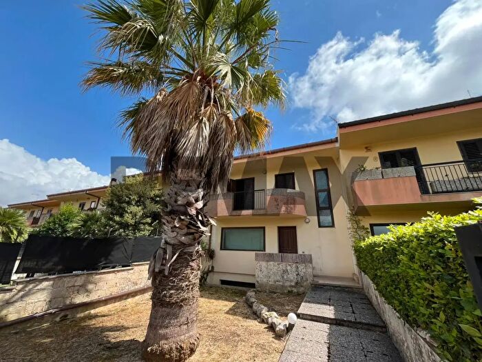Casa con 6 locali in vendita in Via Antonio Segni, Ragusa