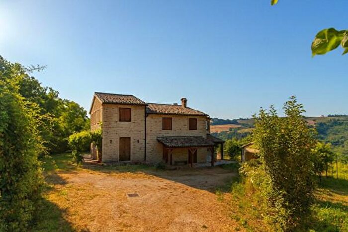 Casa con 6 locali in vendita in Via Colli, Mergo