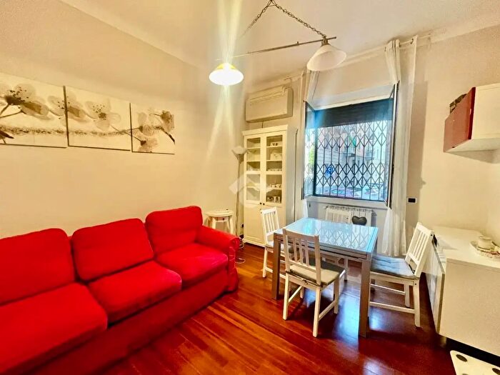 Appartamento con 5 locali in affitto in Via Francesco Brioschi, Milano
