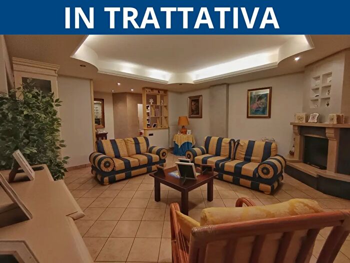 Appartamento quadrilocale in vendita in Via Pastena, Solofra