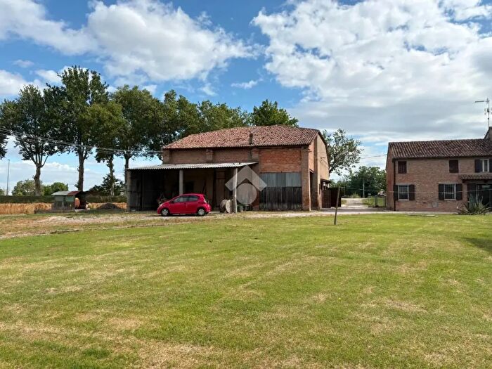 Casa monolocale in vendita in Via Comacchio, Ferrara
