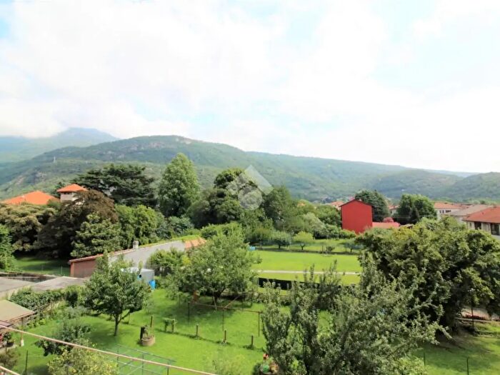 Appartamento con 6 locali in vendita in Via Aosta, Borgofranco DIvrea