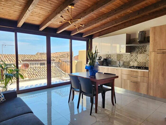 Appartamento con 10 locali in vendita in Castellammare Del Golfo