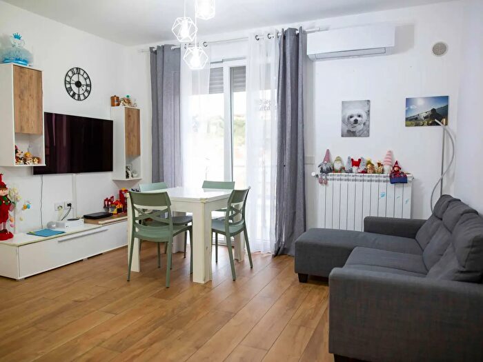 Appartamento trilocale in vendita in Viale Crotone, Catanzaro