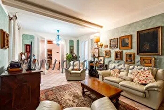 Casa con 12 locali in vendita in Via III Febbraio, Carpi