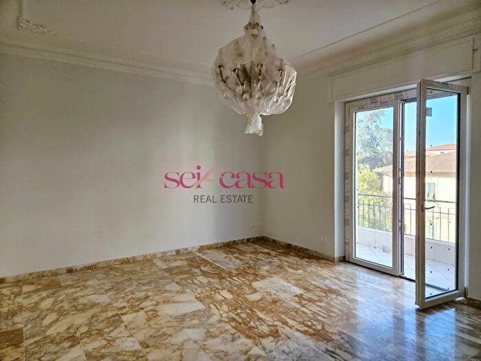 Appartamento con 7 locali in vendita in Via Fiume, Grosseto