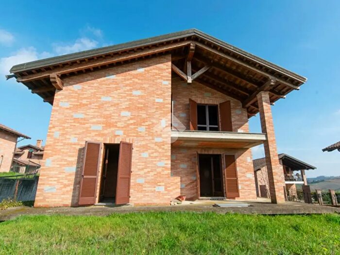 Casa con 5 locali in vendita in Via Santa Maria, Castelletto Merli