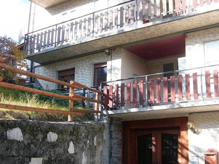 Appartamento trilocale in affitto in Via Cotolivier, Centro, Oulx