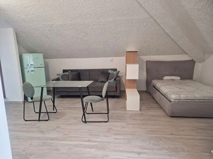 Appartamento monolocale in affitto in Via San Benigno, Milano