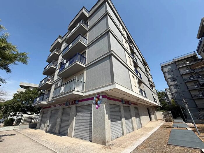 Appartamento trilocale in vendita in Via Giulio De Petra, Foggia