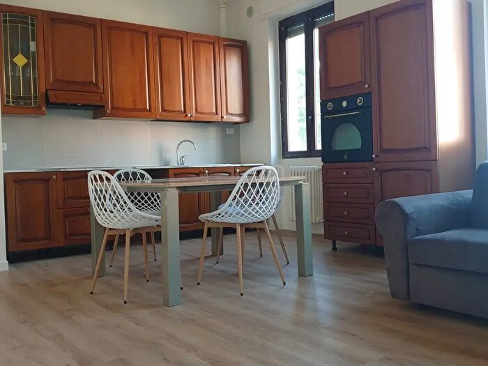 Appartamento bilocale in affitto in Via Cesare Battisti, Carate Brianza