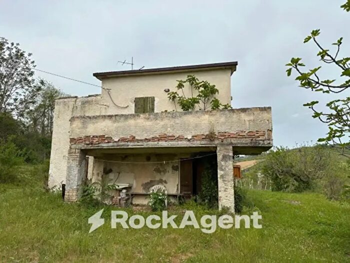 Casa con 5 locali in vendita in Contrada Serepenne, Villamagna