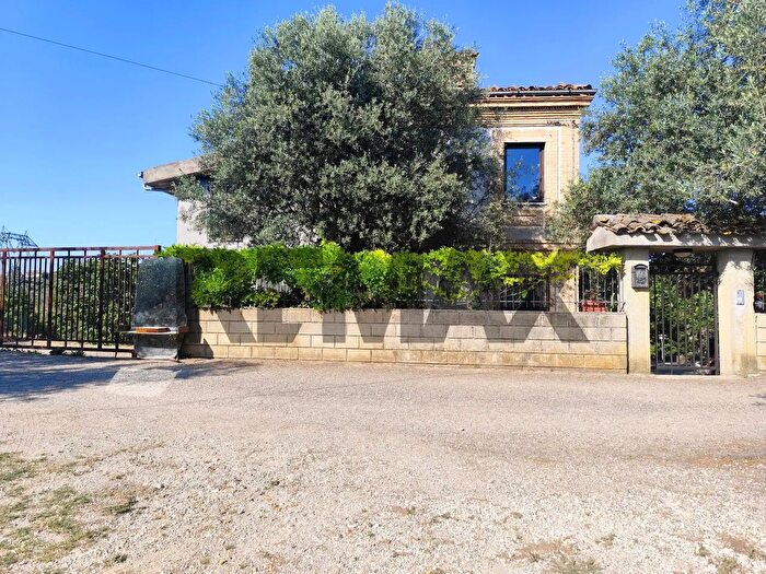 Casa con 12 locali in vendita in Via Valentino Ambrosini, Collecorvino