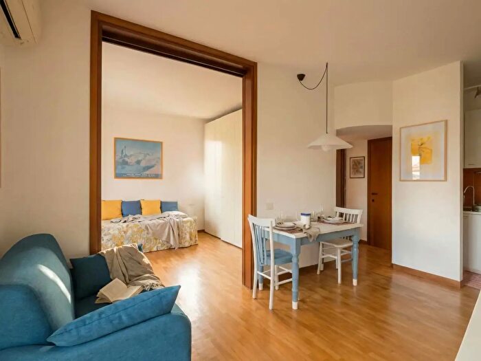 Appartamento monolocale in affitto in Corso San Gottardo, Milano