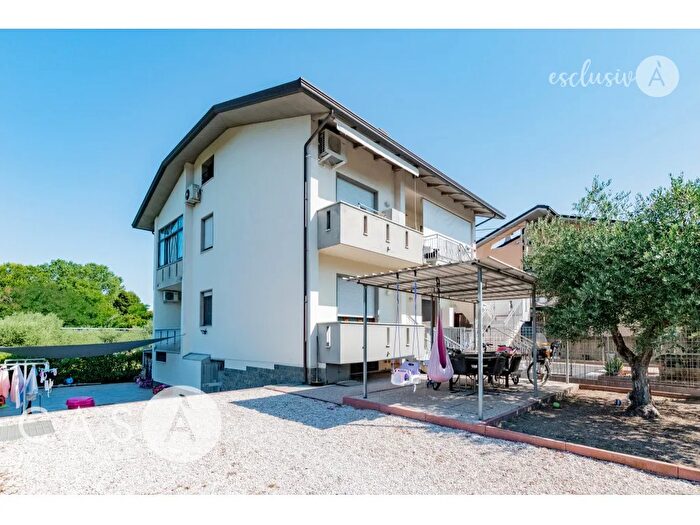 Appartamento con 5 locali in vendita in Cesenatico