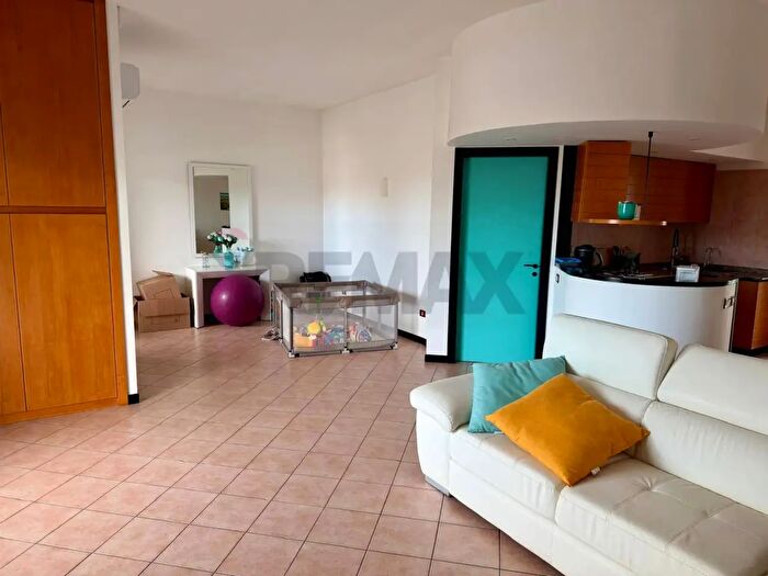 Appartamento quadrilocale in vendita in Strada dello Schiamante, Bari