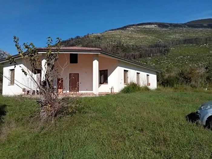 Casa con 7 locali in vendita in Contrada Feticce, Mignano Monte Lungo