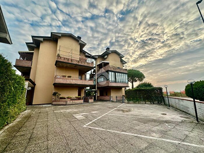 Appartamento trilocale in vendita in Via della Chiglia, Ravenna