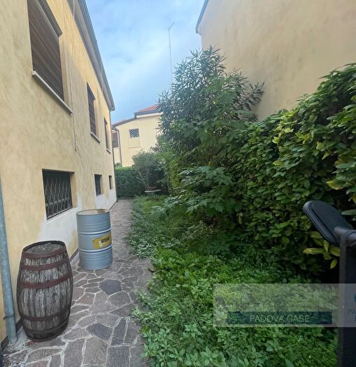 Casa con 5 locali in vendita in Via San Massimo, Padova