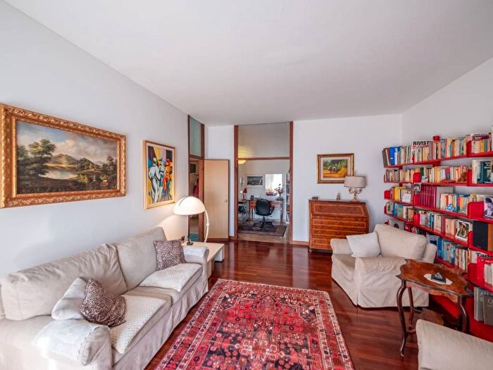 Appartamento trilocale in affitto in Via Leon Battista Alberti, Sempione, Milano