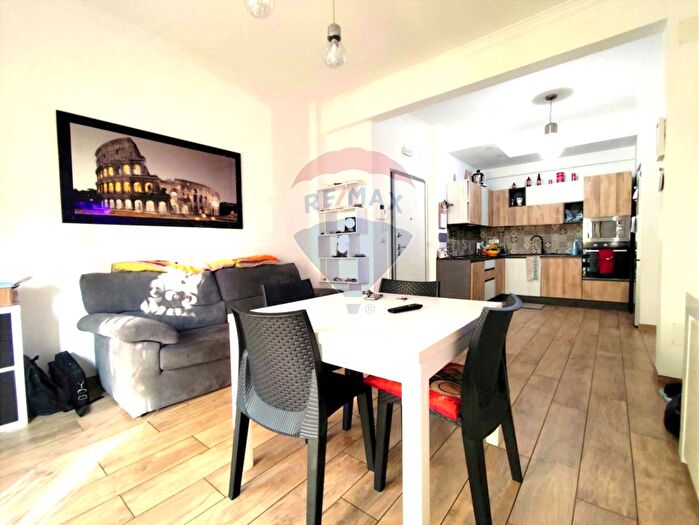 Appartamento quadrilocale in vendita in Via dei Monti di Primavalle, Roma