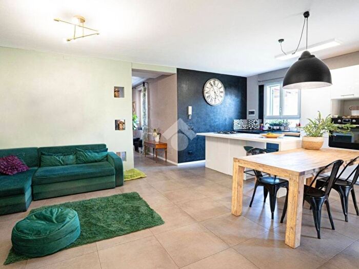 Casa trilocale in vendita in Via Trento, Centro, Scandiano