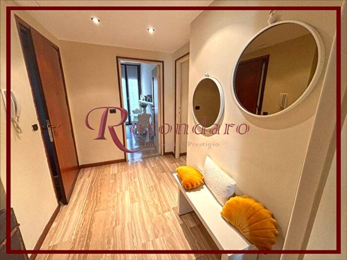 Appartamento trilocale in affitto in Via Giosuè Carducci, San Vittore, Milano