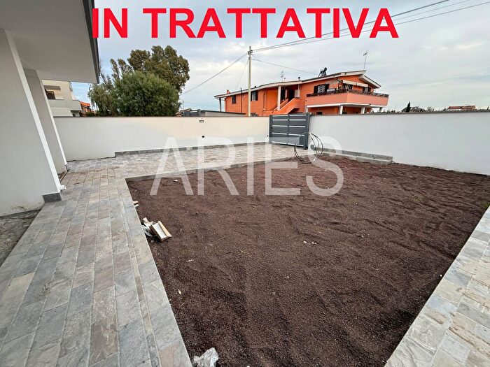 Casa trilocale in vendita in Via Piasco, Fiumicino