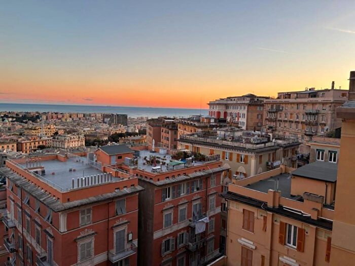 Appartamento con 5 locali in affitto in Via Cesare Cabella, Castelletto, Genova