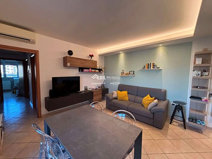 Appartamento con 6 locali in vendita in Modena