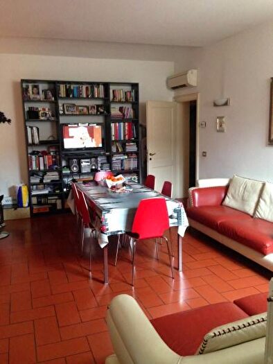 Appartamento trilocale in affitto in via Luigi Carlo Farini, Centro Storico, Modena