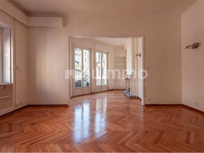 Appartamento quadrilocale in affitto in via Donizetti, Palestro, Milano