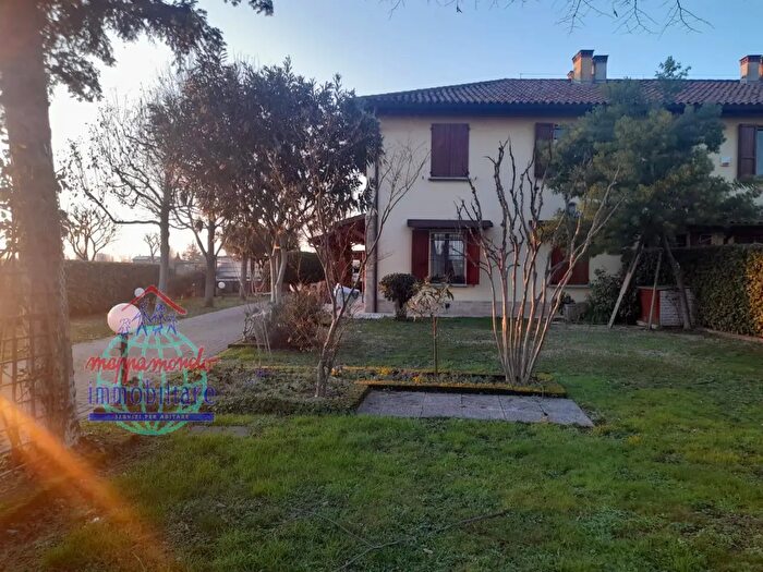Casa con 6 locali in vendita in Via Stelloni Levante, Calderara Di Reno