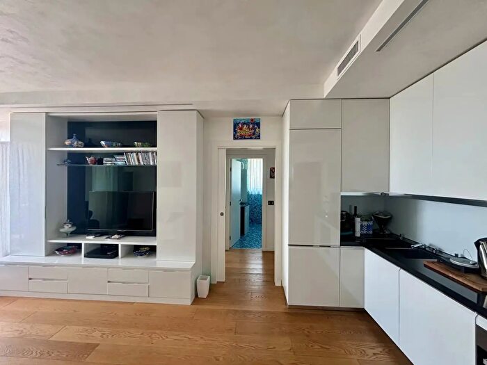 Appartamento trilocale in vendita in Via Tritone, Jesolo