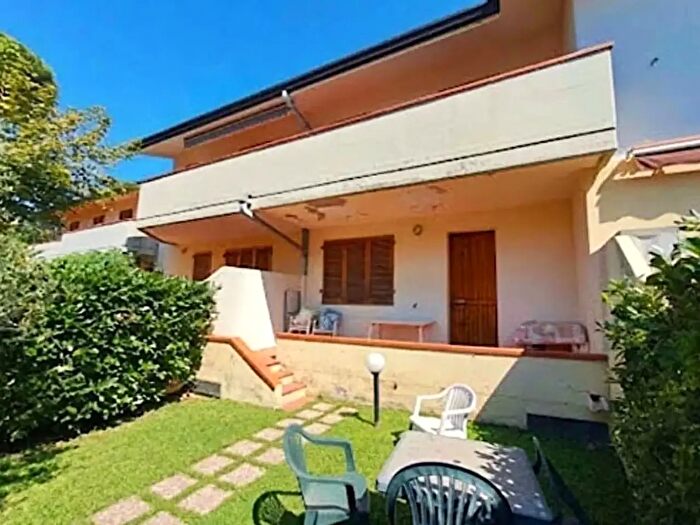 Appartamento trilocale in vendita in Irenze, Massa